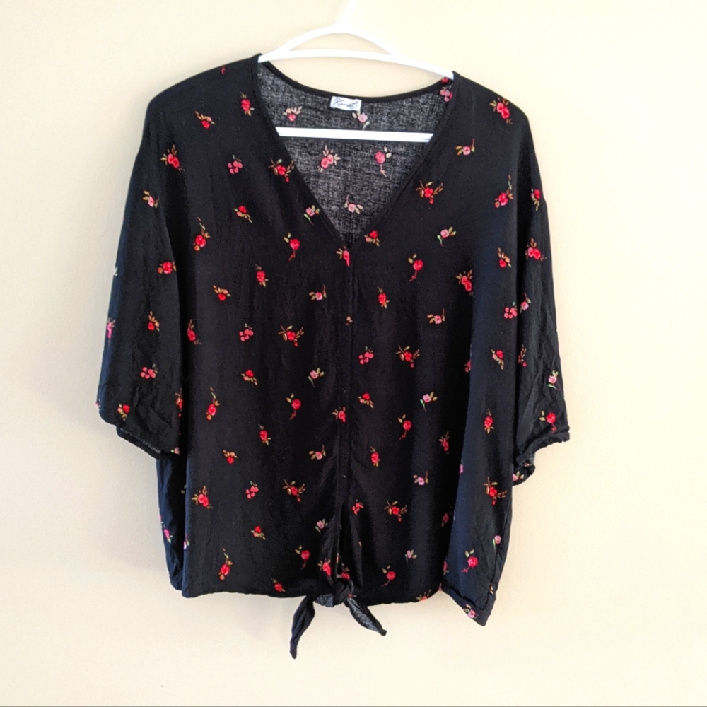 🌟3/$10🌟 Floral 3/4 Sleeve Top